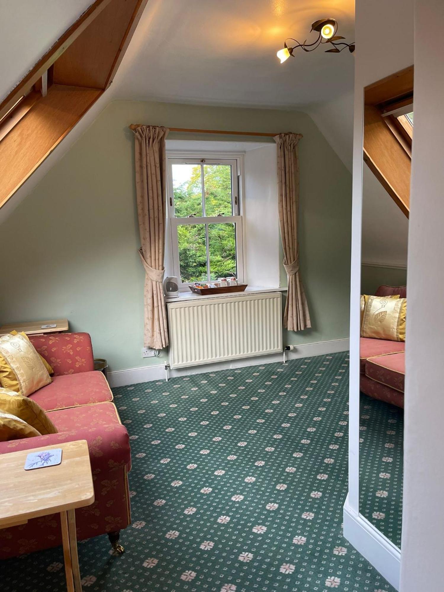 Ravenscourt House, Guest House Grantown-on-Spey Exterior foto