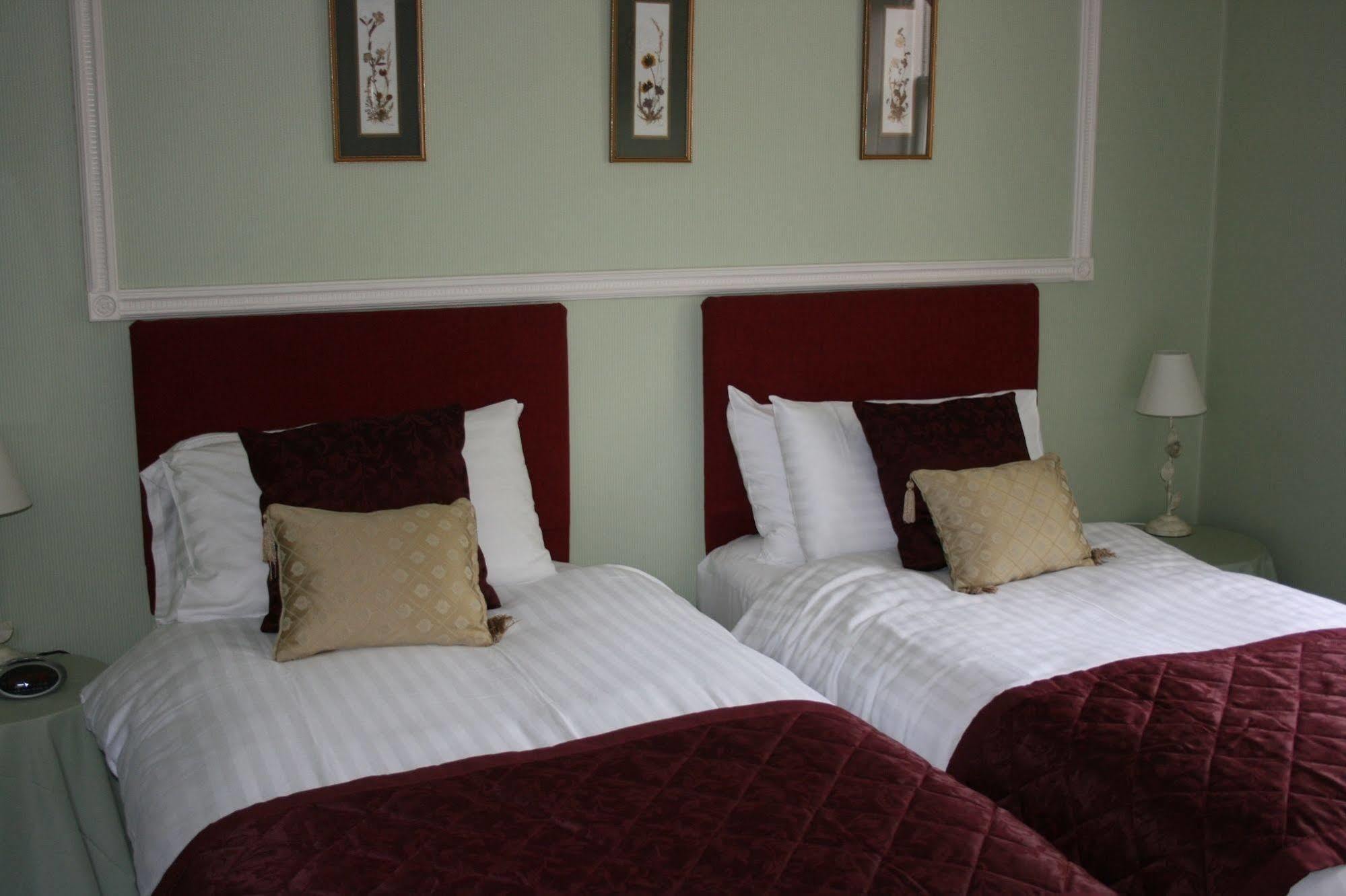 Ravenscourt House, Guest House Grantown-on-Spey Exterior foto